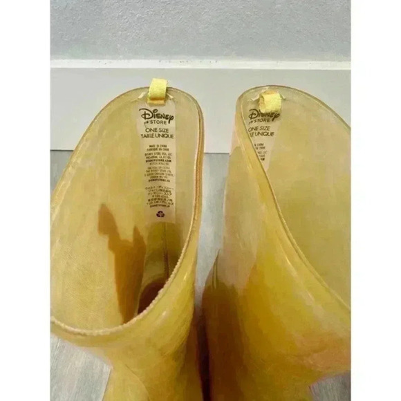 butter Disney Store Belle Rain Boots yellow Shoes Girls Size 1 with water bottle - Picture 4 of 8